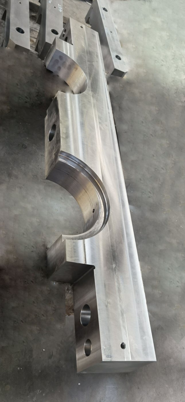 Large Component Machining 09